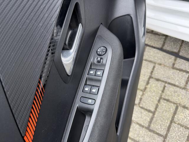 Peugeot 208 1.2 PureTech Active/.sportvelgen / Led /navi/Appele /Android / Stoel verwarming /PDC/