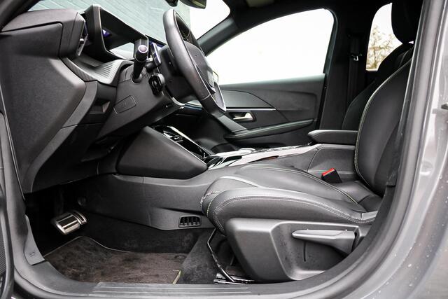 Peugeot 208 1.2 Hybrid 145e GT PANORAMADAK/ CAMERA