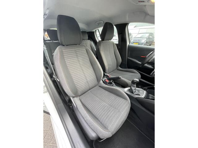 Peugeot 208 75pk Active (Airco - Parkeersensoren - Navigatie via APP - Cruise Controle - Parelmoer wit)