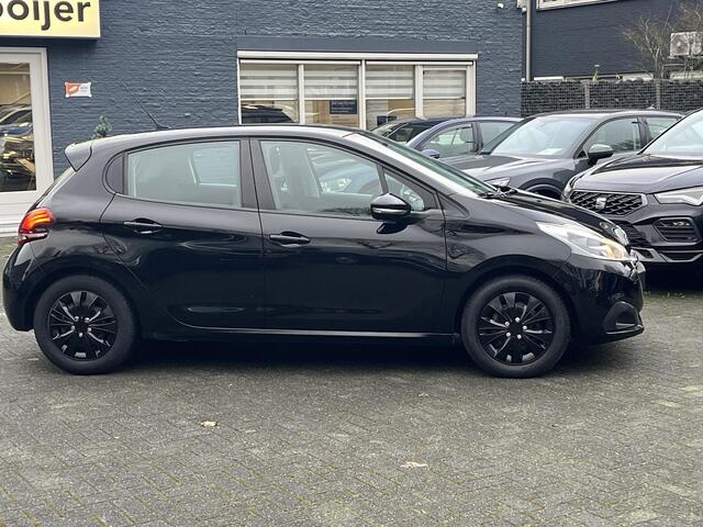 Peugeot 208 1.2 PureTech Blue Lion | NAV. | TREKHAAK | PDC | APPLE CARPLAY/ANDROID AUTO |