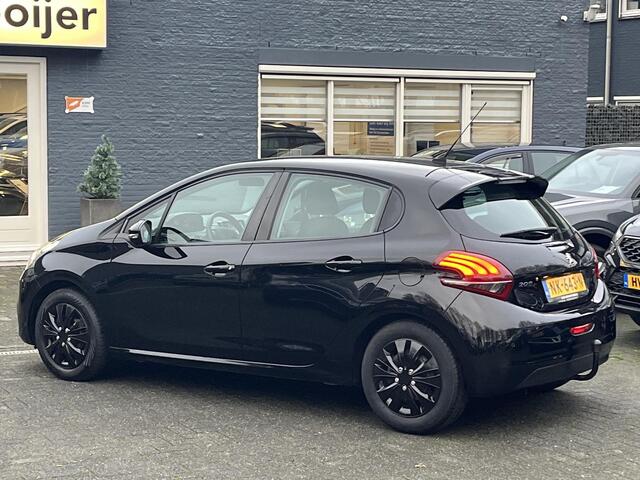 Peugeot 208 1.2 PureTech Blue Lion | NAV. | TREKHAAK | PDC | APPLE CARPLAY/ANDROID AUTO |