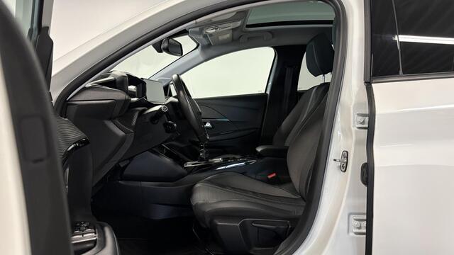 Peugeot 208 1.2 PureTech Allure | Pano dak | Trekhaak | 1e eigenaar