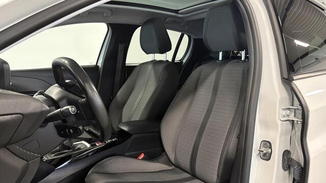 Peugeot 208 1.2 PureTech Allure | Pano dak | Trekhaak | 1e eigenaar