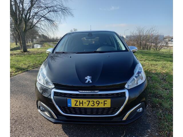 Peugeot 208 1.2 PureTech Signature