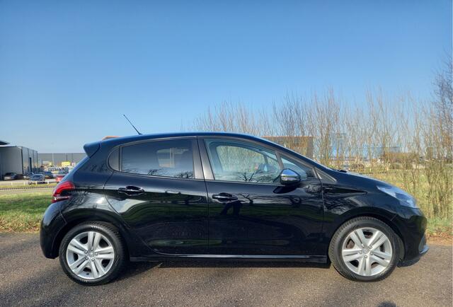 Peugeot 208 1.2 PureTech Signature
