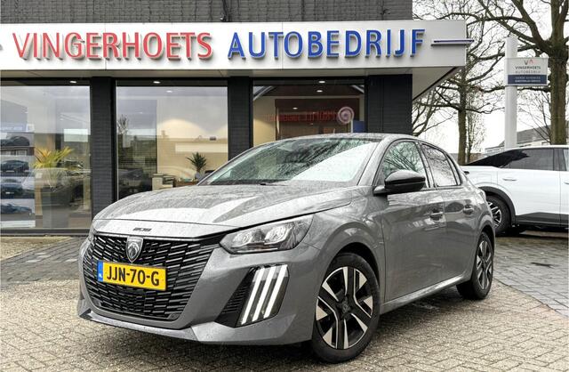 Peugeot 208 Benzine 100 Pk Allure * Spotify en Navigatie via draadloos Apple Carplay / Android Auto * Ook origineel Navigatie Systeem * L.M. Velgen * Parkeersensoren * Climate & Cruise Control * Vingerhoets; Vierde Generatie Eersteklas Service !