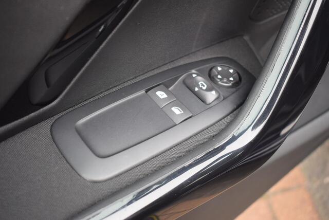 Peugeot 208 1.2 PureTech Allure Navi Airco Km 106.000!!