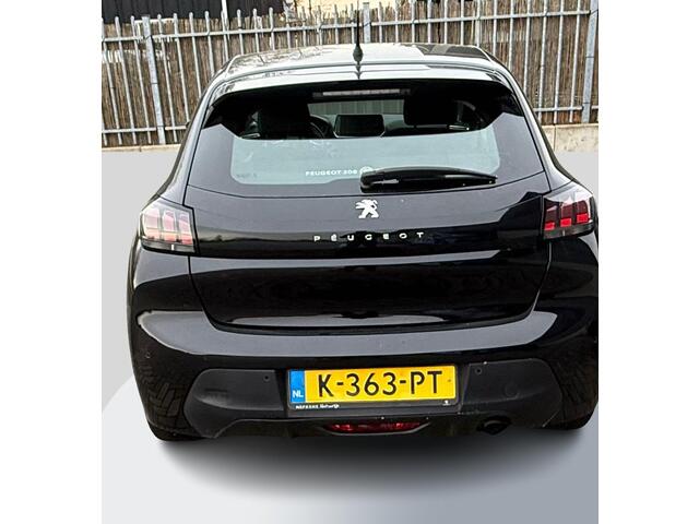 Peugeot 208 1.2 PureTech Active 75pk Navigatie | DAB+ | Parkeersensoren achter | Metaal lak | 5 deurs