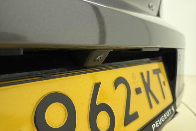 Peugeot 208 1.2 PureTech GT 3D-Cockpit l Keyless l LED l Voorstoelen Verwarmd l Apple Carplay & Android Auto 10'' l Navigatie l Lichtmetalen Velgen l Parkeersensoren