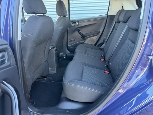 Peugeot 208 1.2 PureTech Blue Lion 5 deurs [ Fm navi,apple carplay,airco,cruise,pdc ]
