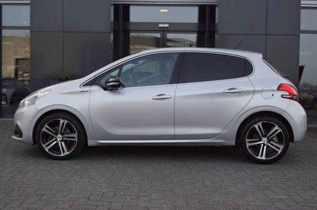 Peugeot 208 1.2 PureTech GT-line / Navi / PDC/ Camera / App-connect