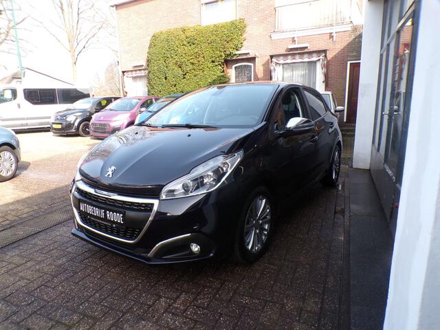 Peugeot 208 1.2 5-Drs PureTech Signature NAVIGATIE,LMV!