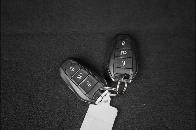 Peugeot 208 1.2 PureTech Allure ACC Virtual Cockpit Camera