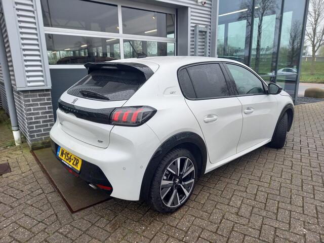Peugeot 208 1.2 PureTech GT AUTOMAAT - NL AUTO - CAMERA - VIRTUAL COCKPIT -