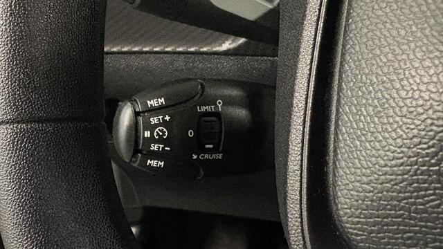 Peugeot 208 1.2 PureTech Like | 1 jr BOVAG garantie | Airco