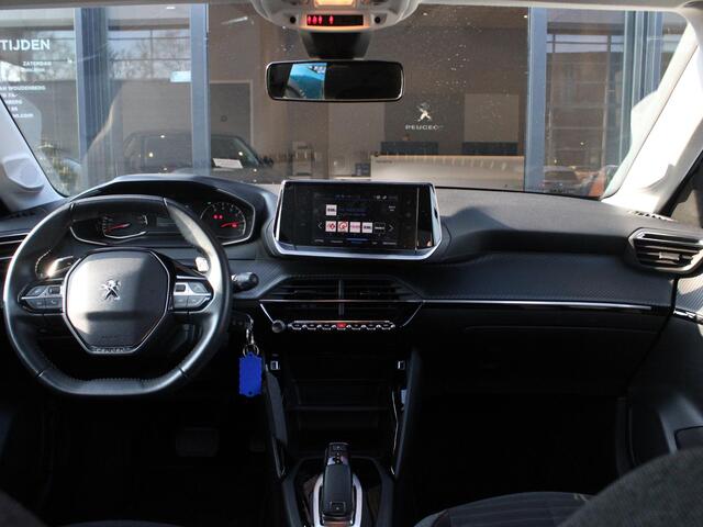 Peugeot 208 1.2 PureTech Active Pack 100-PK EAT8 Automaat, 4 seizoensbanden, Navigatie en Airco