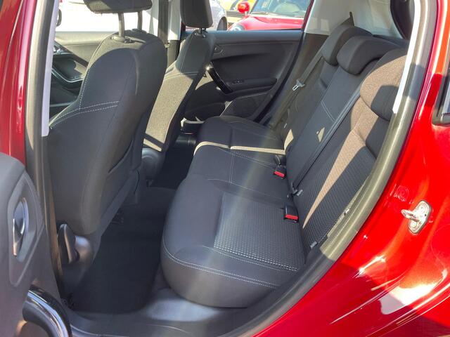 Peugeot 208 1.2 PureTech Allure / Clima / Cruisecontrol / Bluetooth