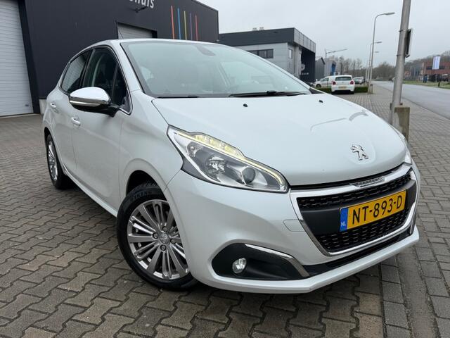Peugeot 208 1.2 PURETECH ALLURE / NIEUWE D RIEM / VERSNELLINGSBAK