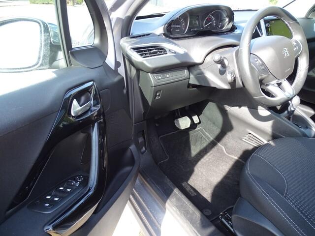 Peugeot 208 1.2 PT ALLURE -VOL Automaat-110 Pk-Carplay-Navi-Pano-Clima-Cruise-Pdc-Blth-