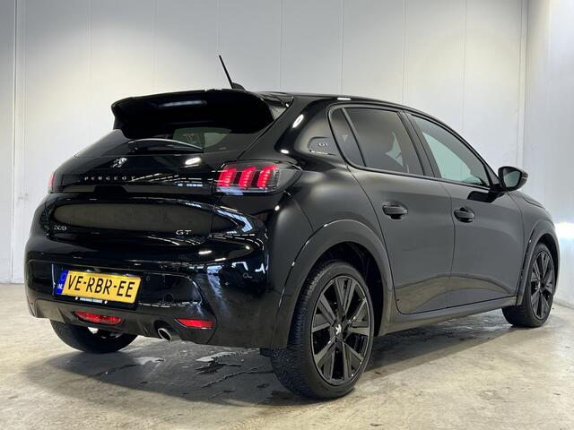 Peugeot 208 1.2 Turbo GT | Navigatie/Apple Carplay/Android Auto | LM Velgen 17" | Achteruitrijcamera en PDC Voor en Achter | Cruise Control | Voorstoelen Verwarmd | Airco |