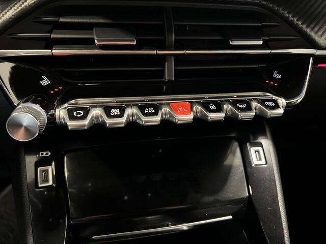 Peugeot 208 1.2 Turbo GT | Navigatie/Apple Carplay/Android Auto | LM Velgen 17" | Achteruitrijcamera en PDC Voor en Achter | Cruise Control | Voorstoelen Verwarmd | Airco |