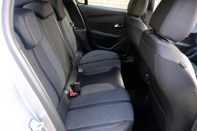 Peugeot 208 1.2 PureTech 100pk Style | App Connect | Climate | Cruise | DAB | PDC