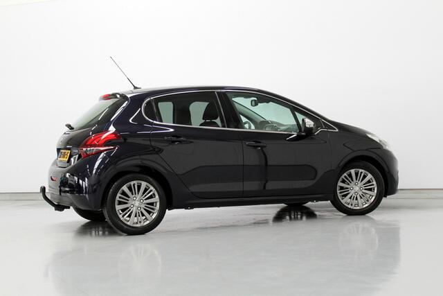 Peugeot 208 1.2 PureTech Allure 111PK, RIJKLAAR | NIEUWE DISTRIBUTIE | TREKHAAK | NAVIGATIE | CARPLAY | PARKEERSENSOREN