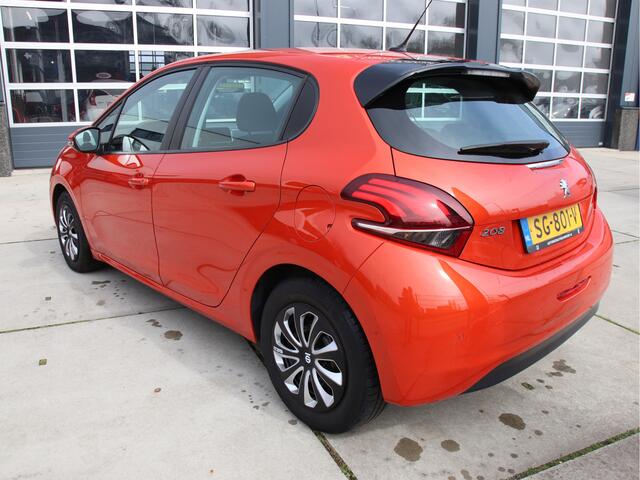 Peugeot 208 1.2 PureTech Blue Lion Carplay, LED, Navigatie, DAB+ Prijspakker!