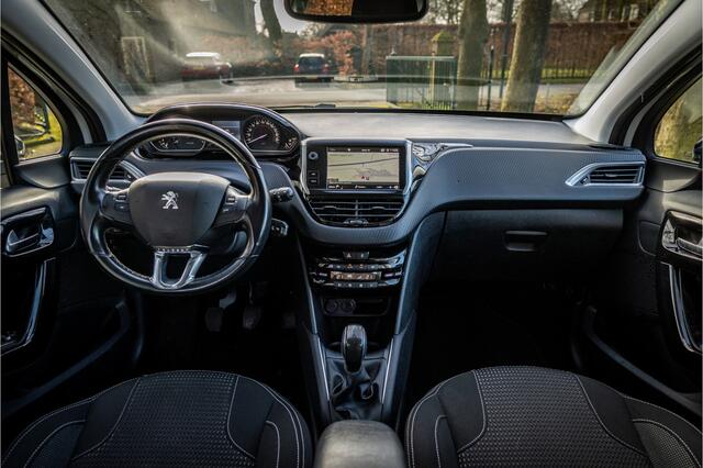 Peugeot 208 1.2 PureTech Allure Parelmoer Camera Navi 16"