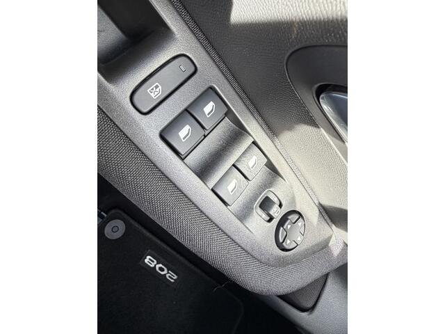 Peugeot 208 1.2 PureTech Active Pack | LM | PDC A |