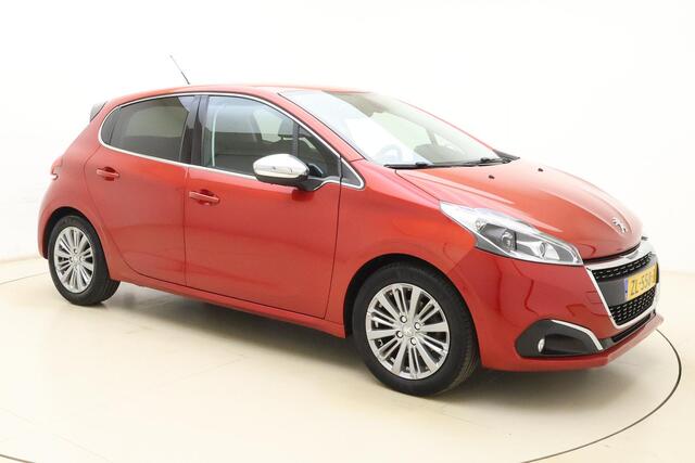 Peugeot 208 1.2 Turbo Allure 82 Pk | Trekhaak | Navigatie | Camera Achter | Cruise Control | Climate Control | LM-Velgen