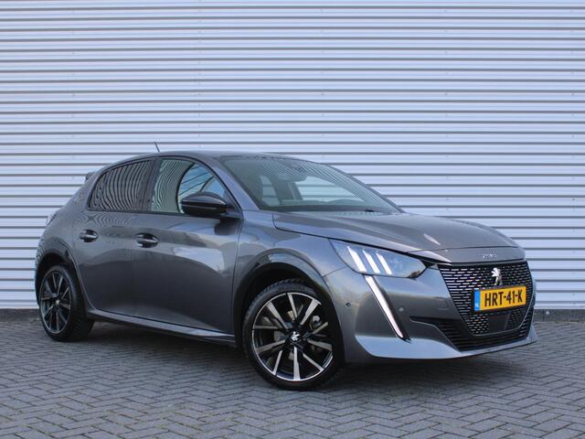 Peugeot 208 1.2 PureTech GT Pack | Stoelverwarming | Pano dak | Camera | Cruise adapt. | Dodehoek detectie | 17" LM | Navi | Clima | Leer/alcantara sportstoelen |