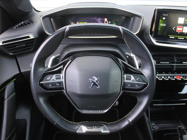 Peugeot 208 1.2 PureTech GT Pack | Stoelverwarming | Pano dak | Camera | Cruise adapt. | Dodehoek detectie | 17" LM | Navi | Clima | Leer/alcantara sportstoelen |