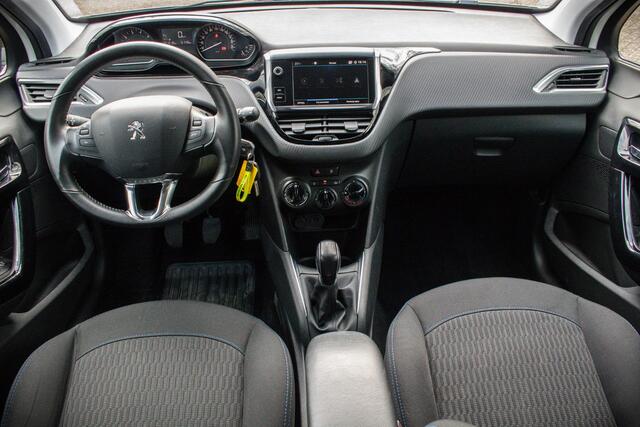 Peugeot 208 1.2 PureTech Signature | Handgeschakeld | Apple Carplay