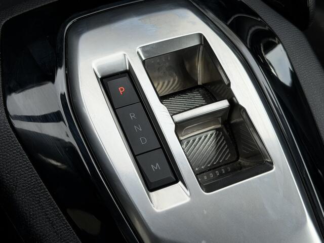 Peugeot 208 1.2 Hybrid 110 e-DCS6 Style * Automaat * * Navighatie & Spotify via Apple Carplay / Android Auto geheel dtaadloos * Airco * Cruise Control * Parkeersensoren * Vingerhoets; Vierde Generatie Eersteklas Service. Al meer dan 100 jaar een begrip in de Brabant