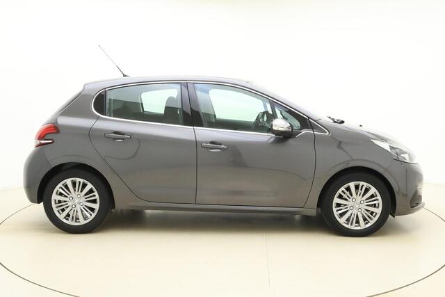 Peugeot 208 1.2 PureTech Allure 110 PK | Automaat | Climate Control | Navigatie | Cruise Control | Licht Metalen Velgen | Bluetooth | AUX | USB | Dealer onderhouden