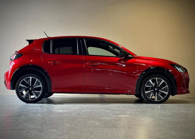 Peugeot 208 1.2 PureTech GT-Line |Camera |Keyless |Navi |Cruise Control