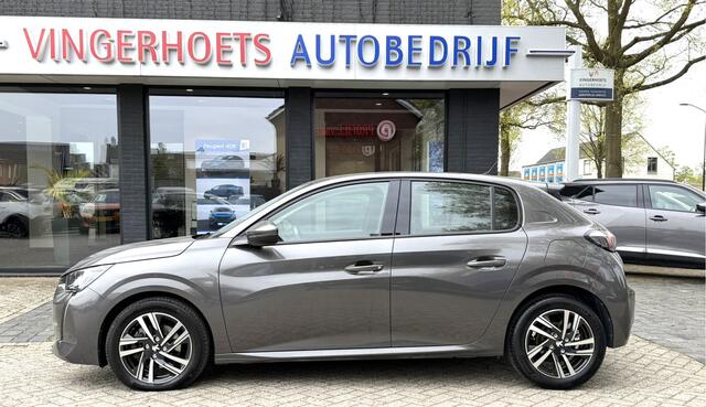 Peugeot 208 100 Pk Benzine Luxe Allure * Navigatie * Climate & Cruise Control * L.M. Velgen * Keyless Start * 1/2 Lederen Interieur * DAB Radio * Parkeersensoren * Vingerhoets; Vierde Generatie Eersteklas Service. Al meer dan 100 jaar een begrip in de Brabantse Kempe
