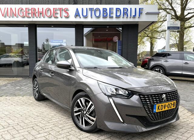 Peugeot 208 100 Pk Benzine Luxe Allure * Navigatie * Climate & Cruise Control * L.M. Velgen * Keyless Start * 1/2 Lederen Interieur * DAB Radio * Parkeersensoren * Vingerhoets; Vierde Generatie Eersteklas Service. Al meer dan 100 jaar een begrip in de Brabantse Kempe