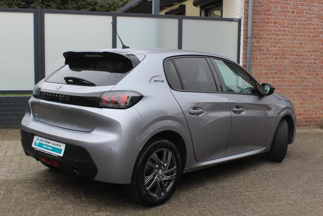 Peugeot 208 1.2 100pk Automaat Allure pack Navi, Camera, Cruise, DAB, Pdc, Led, Black Pack.