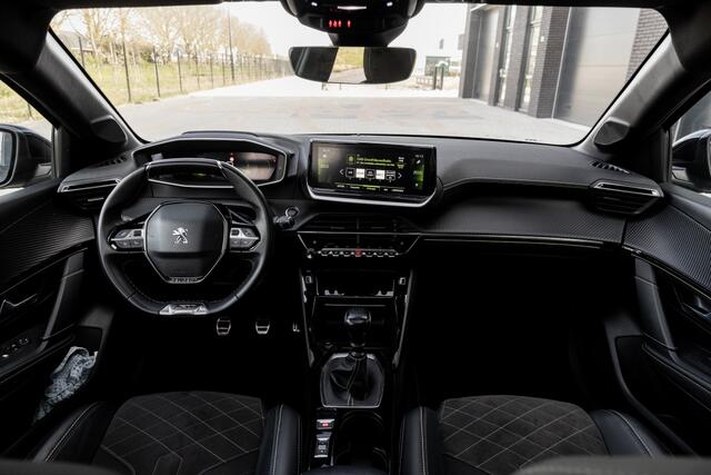 Peugeot 208 1.2 PureTech GT Pack | Pano | CarPlay | Camera |