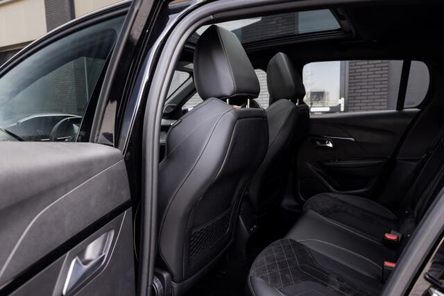 Peugeot 208 1.2 PureTech GT Pack | Pano | CarPlay | Camera |