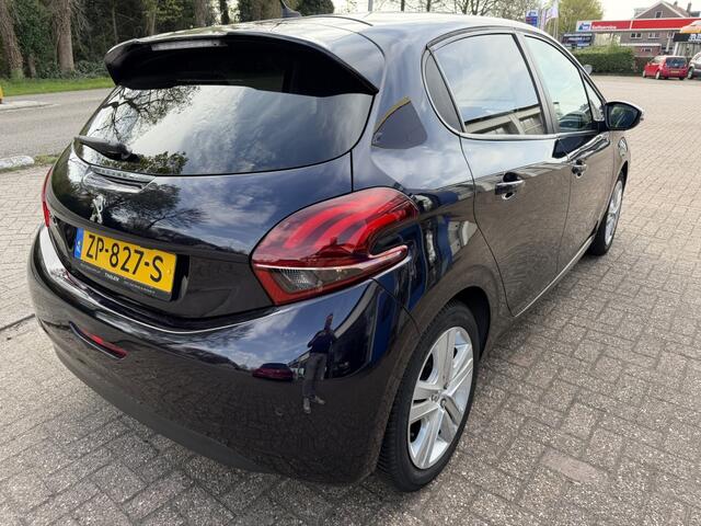 Peugeot 208 1.2 PureT. Signature