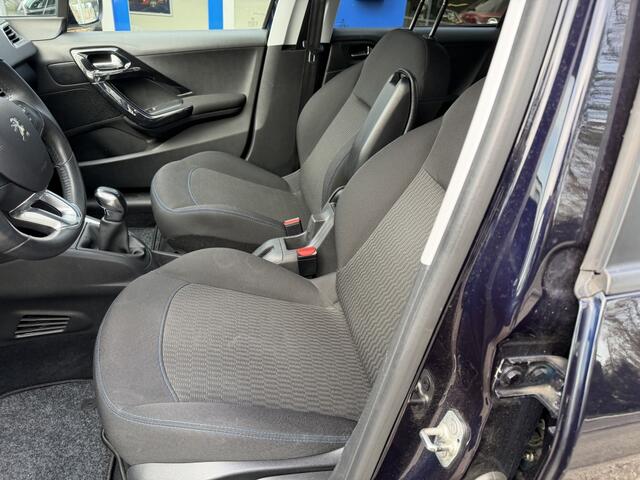 Peugeot 208 1.2 PureT. Signature