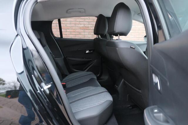 Peugeot 208 1.2 PureTech 100pk Allure | Navi | App Connect | Climate | Cruise | Camera | Dodehoek | PDC