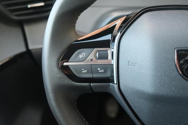 Peugeot 208 1.2 PureTech 100pk Allure | Navi | App Connect | Climate | Cruise | Camera | Dodehoek | PDC