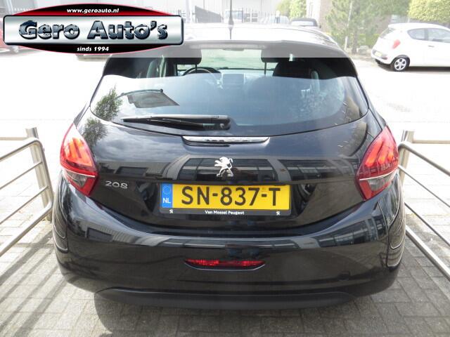 Peugeot 208 1.2 PureTech Active 5 drs nl-auto ,airco cruise control navigatie dab + etc