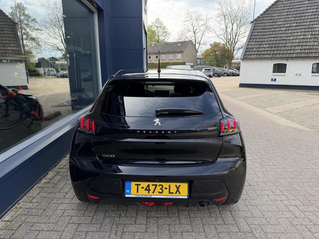 Peugeot 208 1.2 Turbo 100 PK Allure | Navigatie | All season banden | Keyless Entry/Start | Climate Control | Stoelverwarming | LED Verlichting | Camera | Parkeersensoren | Cruise Control | Lichtmetalen Velgen | Half Lederen Bekleding |