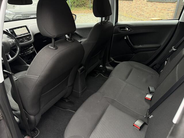 Peugeot 208 1.2 PureTech Allure Carplay Climate / Cruise Control