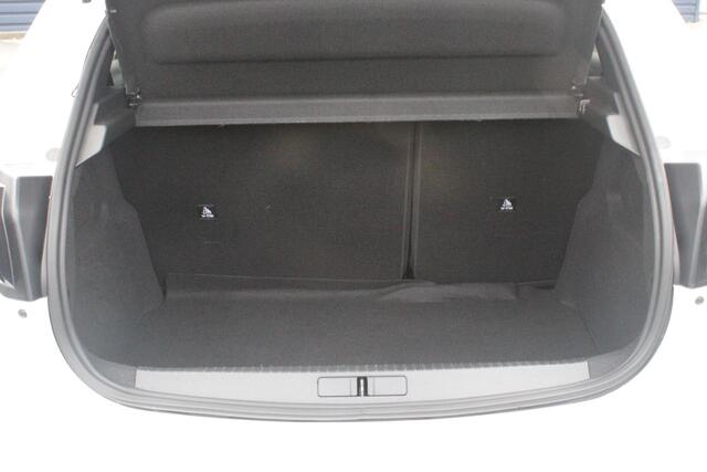 Peugeot 208 1.2 100PK ALLURE | PARKEERSENSOREN VOOR + ACHTER | DRAADLOZE APPLE CARPLAY/ANDROID AUTO | CRUISE CONTROL | DAB+ RADIO | CLIMATE CONTROL | LED KOPLAMPEN | LICHTMETALEN VELGEN 16" |